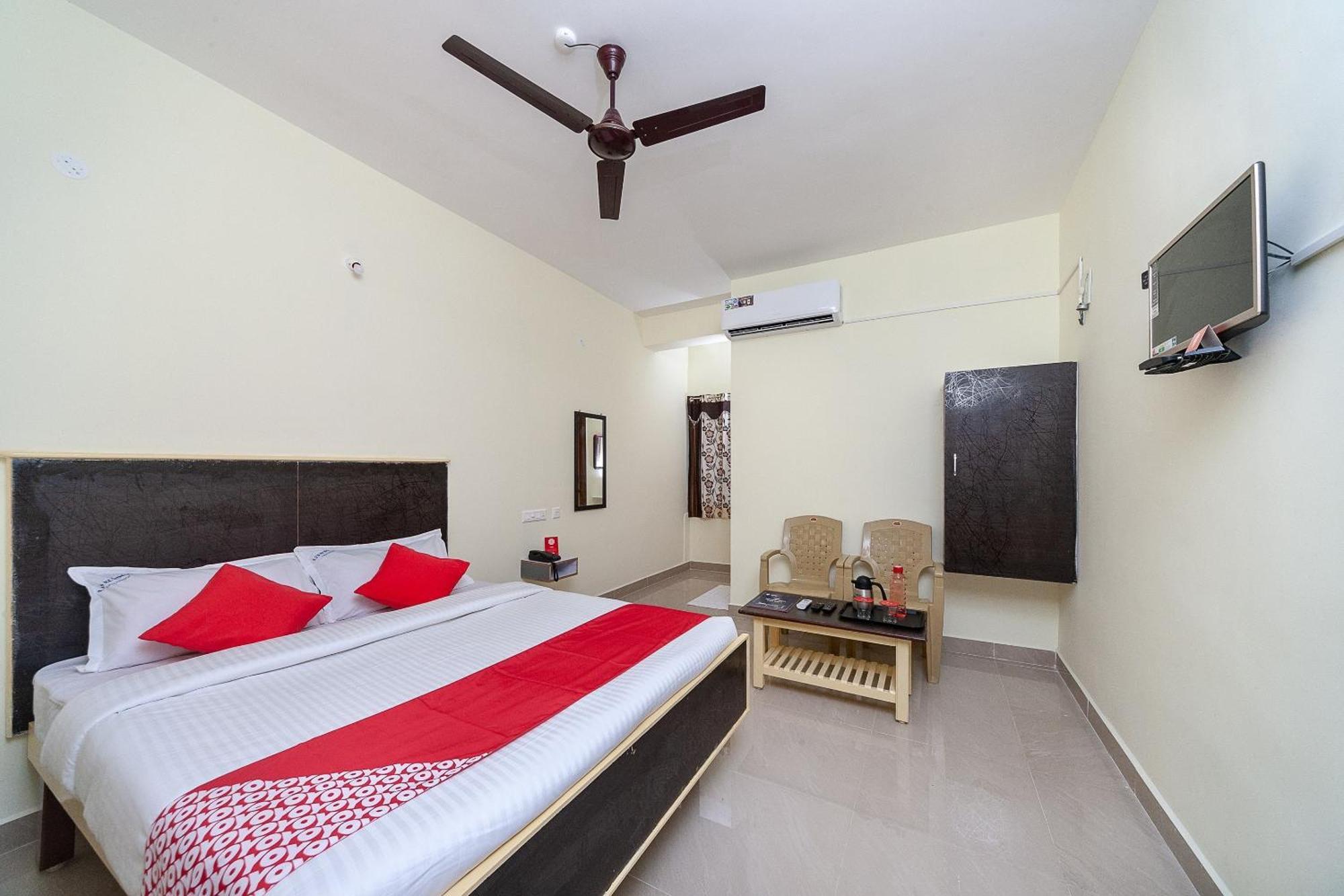 Oyo Hotel Sannidhi Residency Tirupati Exterior photo