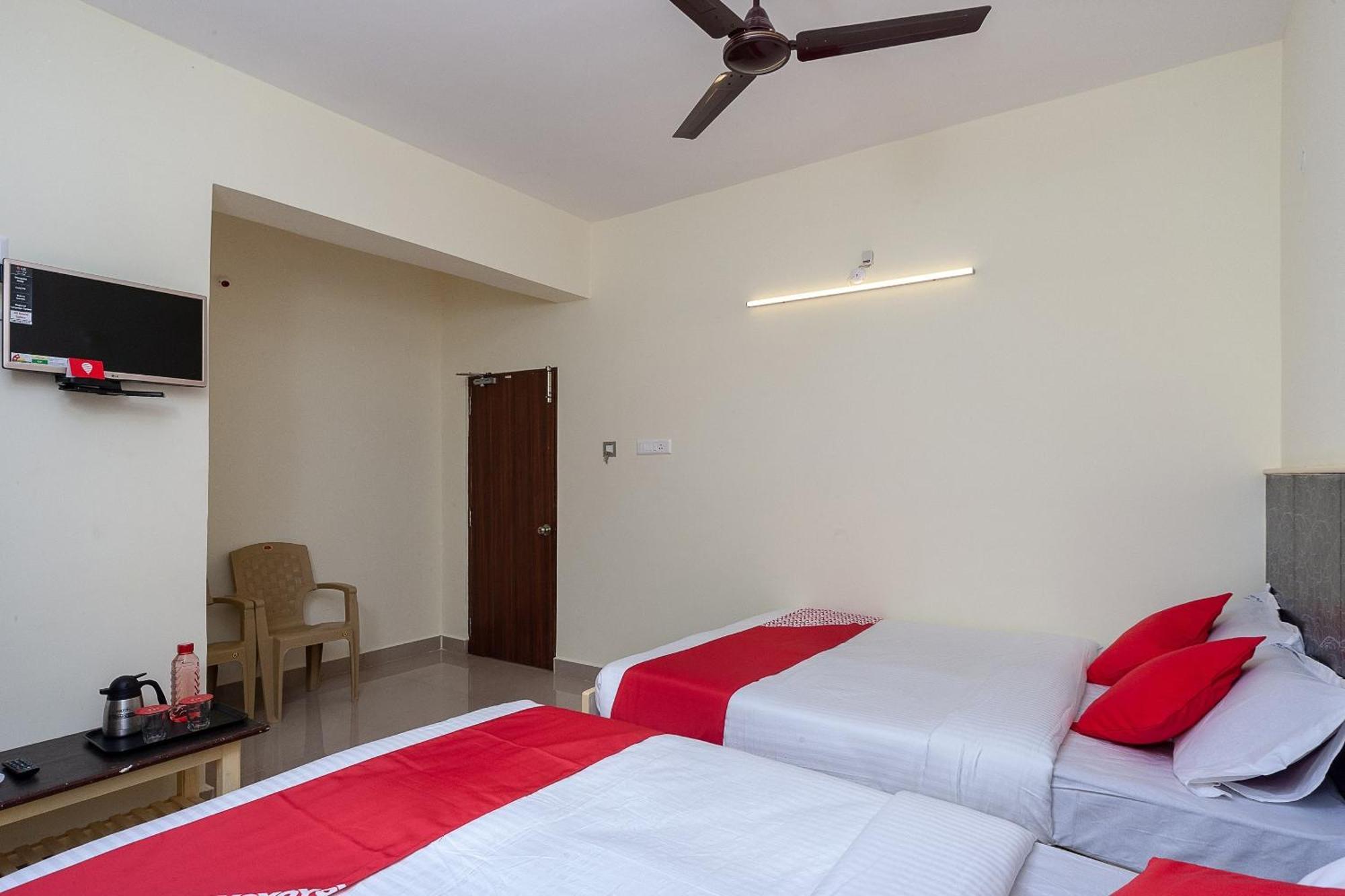 Oyo Hotel Sannidhi Residency Tirupati Exterior photo